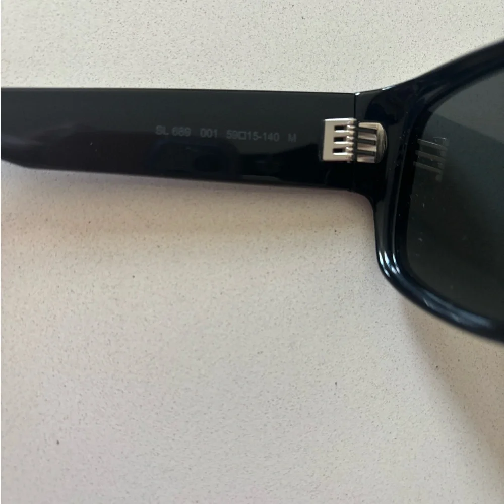 Saint Laurent Black Rectangular Sunglasses with Case - Unisex - scratch on lens